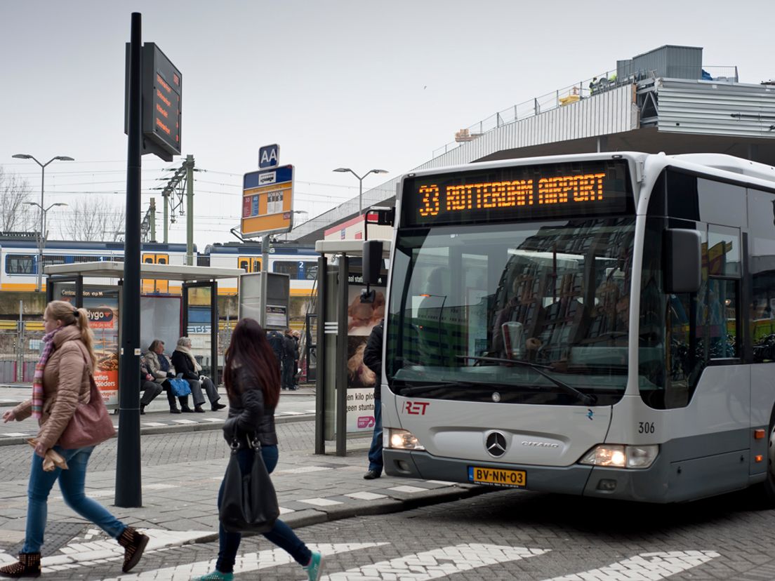 RET bus lijn 33 Rotterdam Airport Fotografie Roald Sekeris