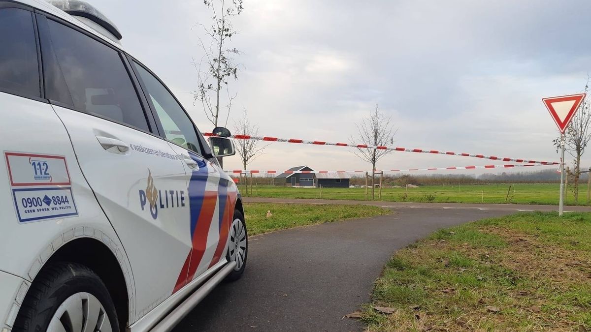 Vuurwerkbom gevonden bij drukke rotonde: 'De grond ging 15 meter de lucht in'