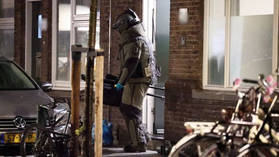 Politie stuit op explosief in woning, straat afgezet en woningen ontruimd Home