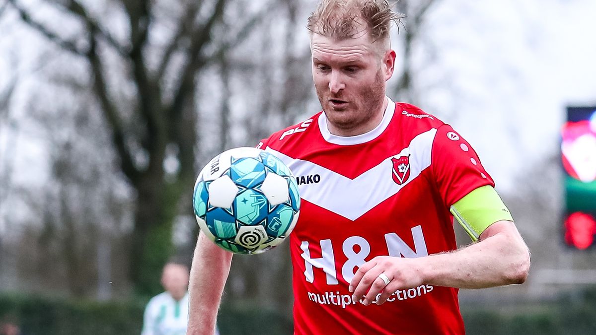 Aanvoerder Dijkstra van Harkemase Boys stopt na dit seizoen met voetballen | Cambuur mag eindelijk w