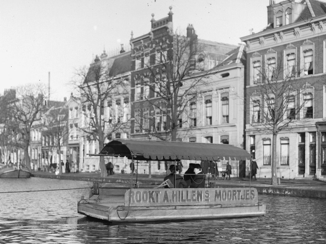 Pontje over de Schie.