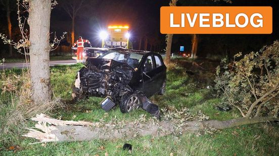 man crasht met auto • zwaargewonde na botsing. man crasht met auto • zwaargewonde na botsing.