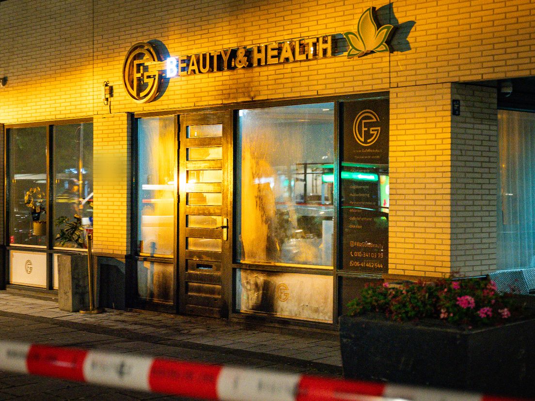 De explosie was bij een schoonheidssalon.