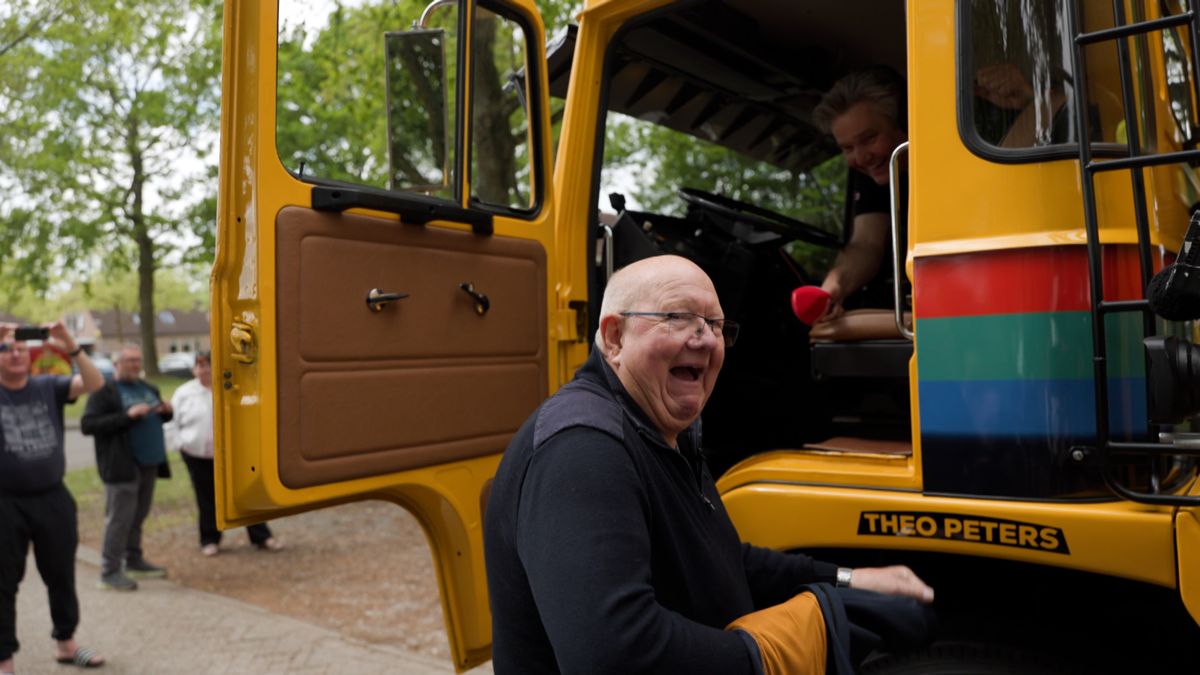 Gele vrachtwagen rijdt het leven Henk Wijngaard weer in