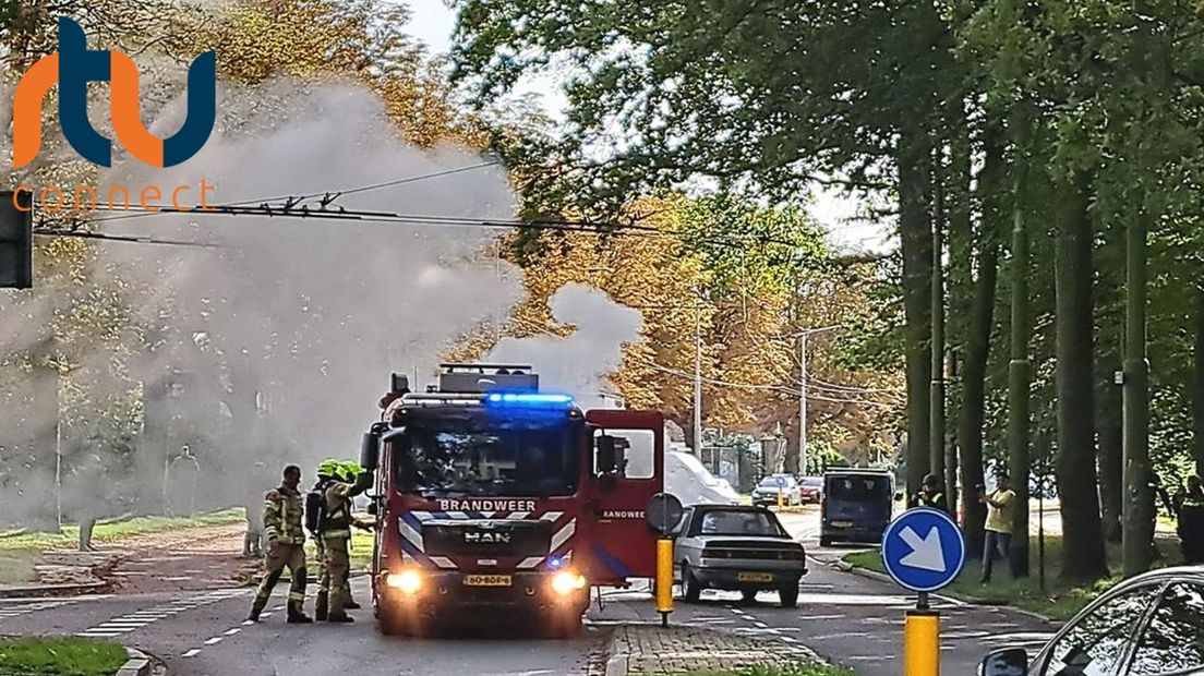 Auto brandt uit op Lange Water in Arnhem