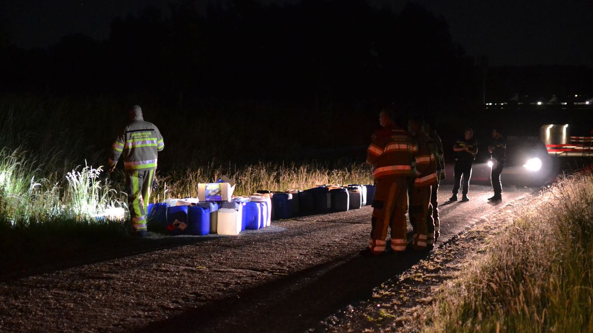 Tientallen vaten gedumpt in Gronsveld