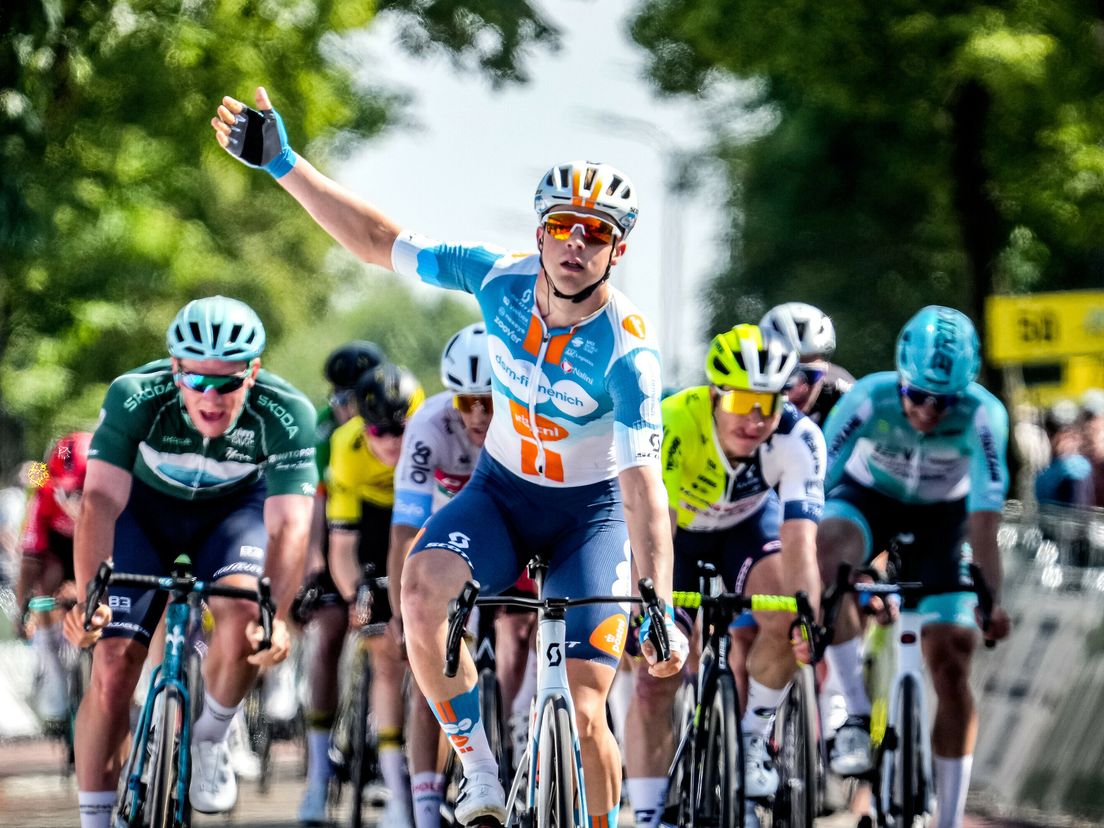 Van Uden wint vierde etappe ZLM Tour, die even Zeeland aandeed