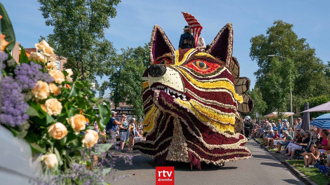 Een van de corsowagens in Eelde (Rechten: Kim Stellingwerf/RTV Drenthe)