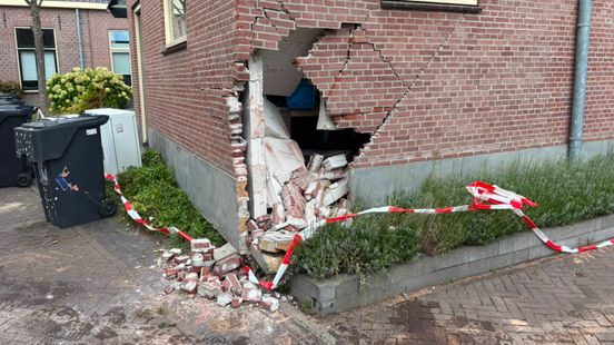 Muur geramd door vuilniswagen: 'Het was een harde klap' Home