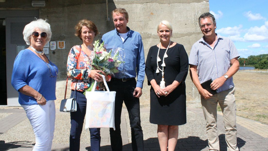 Marleen Joustra was de 65.000e bezoeker in het Watersnoodmuseum