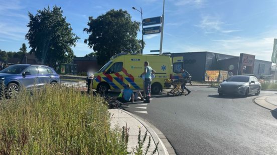 Fietser aangereden • motorrijder gewond. Fietser aangereden • motorrijder gewond.