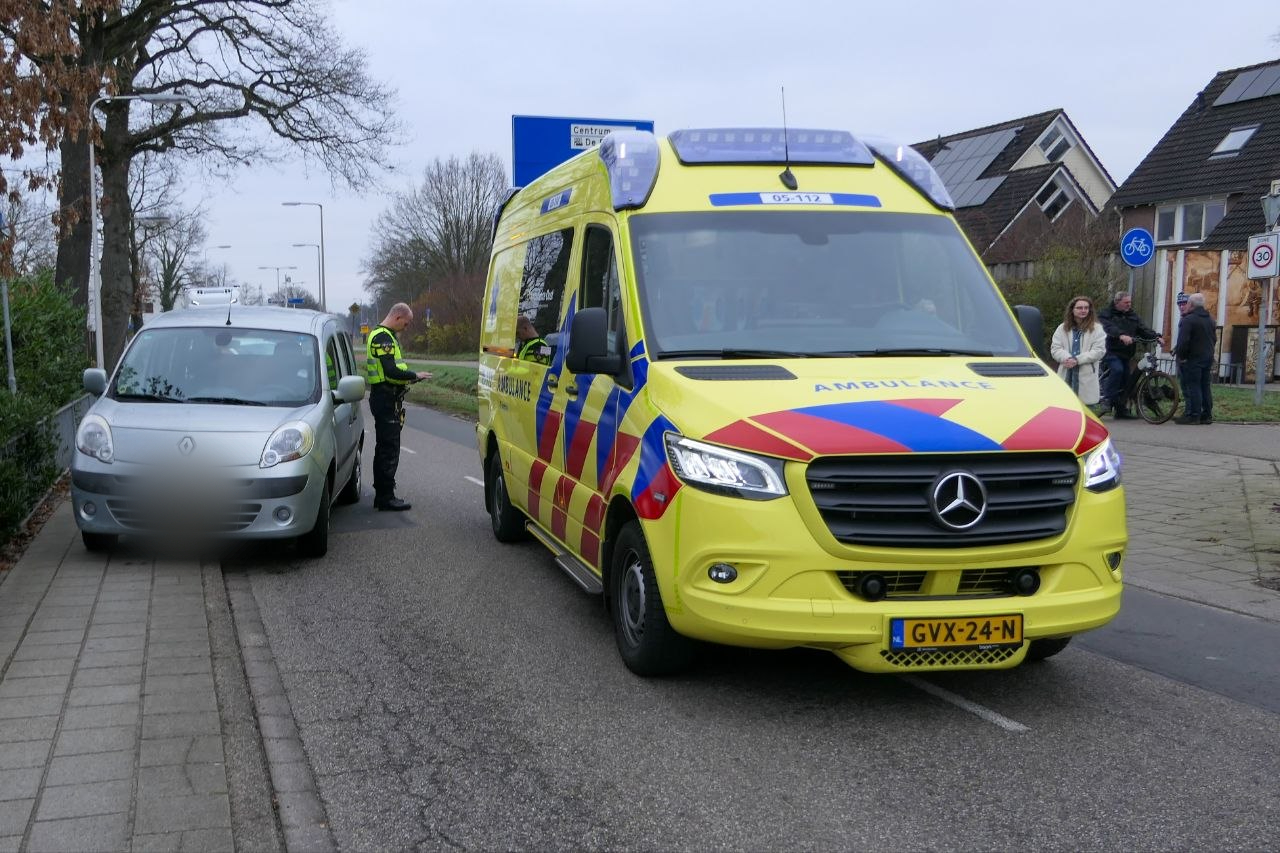 Fietser gewond na aanrijding in Enschede.