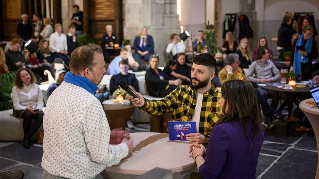 Een debat tussen jongeren en politici, afgelopen maart