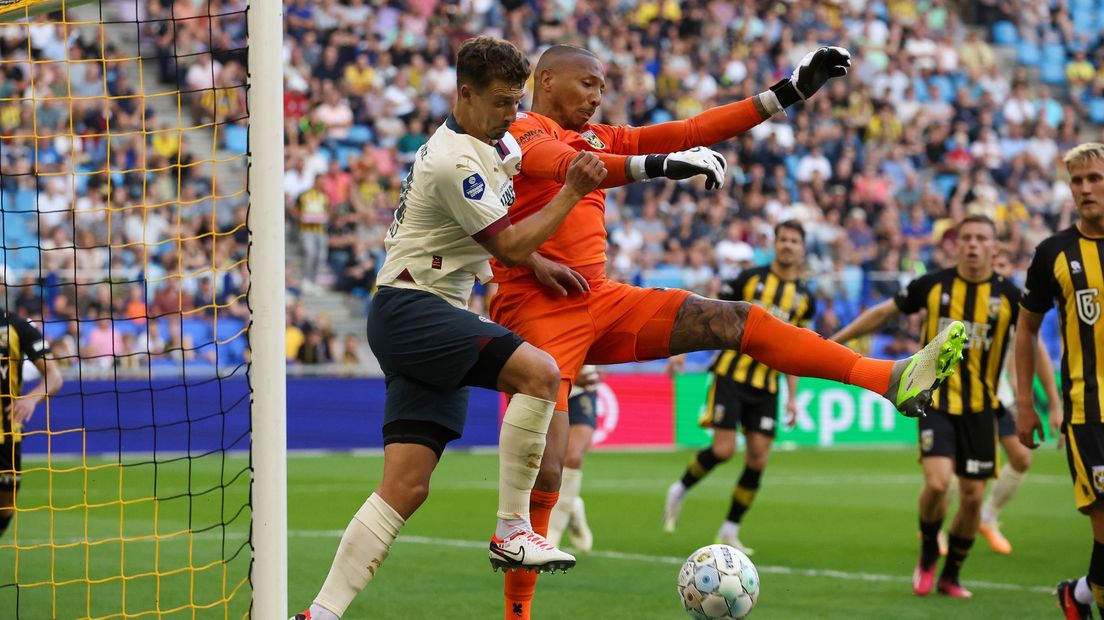 Eloy Room houdt zijn oude club PSV van scoren af in GelreDome
