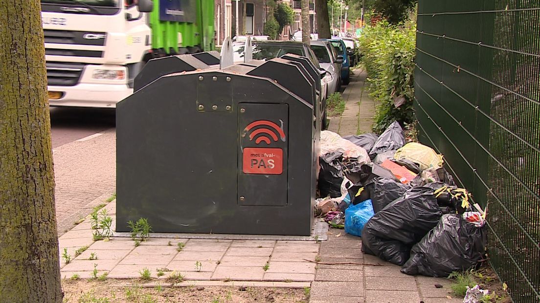 Dumpingen rondom een Arnhemse afvalcontainer.