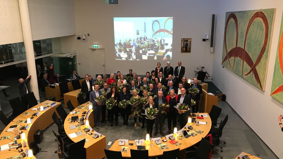 De nieuwe gemeenteraad van Assen, met 21 nieuwe raadsleden van de 33 (Rechten: Margriet Benak / RTV Drenthe)