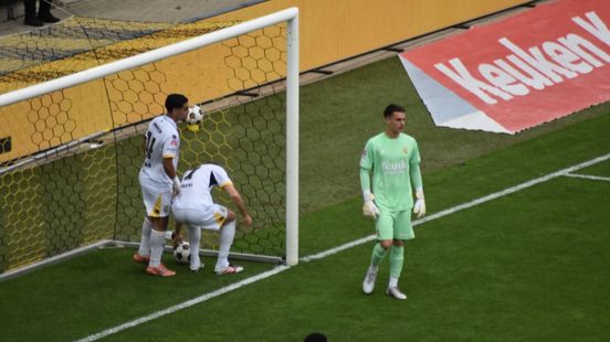 LIVE | Roda-Vitesse even gestaakt en snel weer hervat