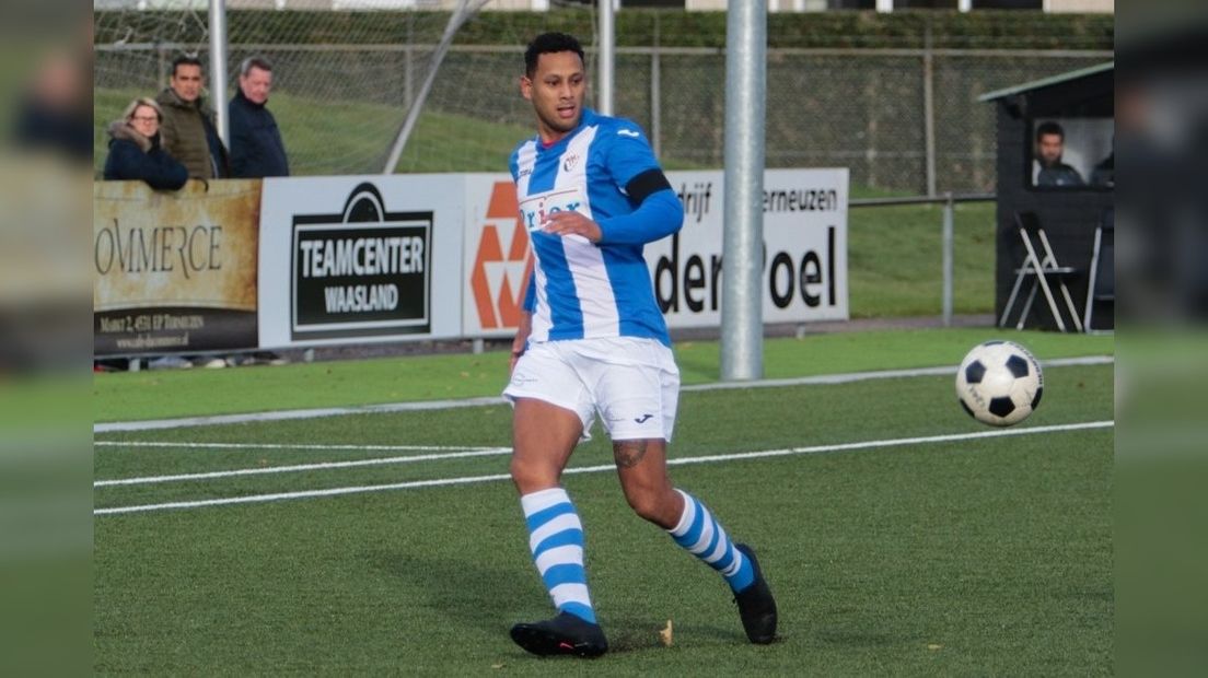 Josimar Pattinama in actie voor VC Vlissingen