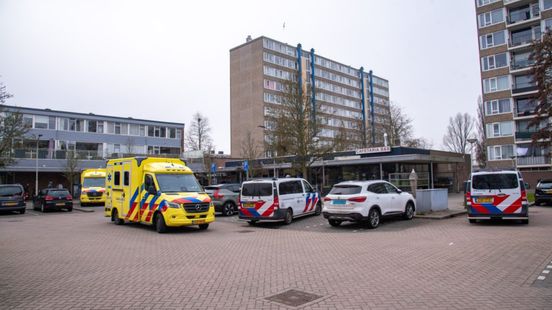 Man wordt onwel en overlijdt in supermarkt | Kopstaartbotsing op de N57. Man wordt onwel en overlijdt in supermarkt | Kopstaartbotsing op de N57.