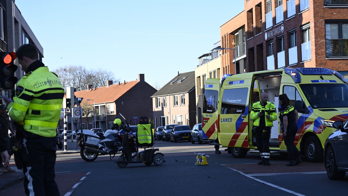 112 Nieuws: Ongeval met scootmobiel in Almelo | Fietser gewond in Enschede