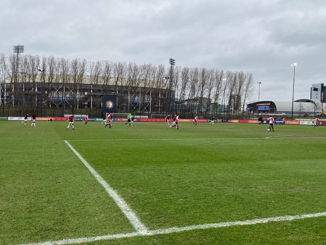 Feyenoord-NEC op een winderig Varkenoord