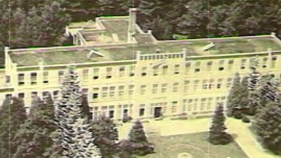 Leerlingen uit 3 vwo horen van nabestaande over lot Joodse verpleegster in de oorlog