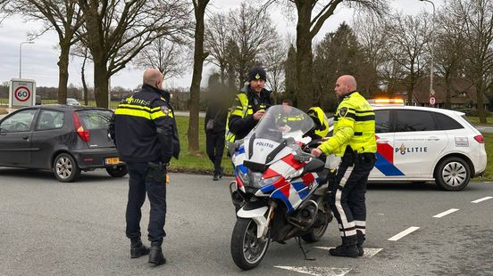 Automobiliste gewond bij ongeval in Haarle. Automobiliste gewond bij ongeval in Haarle.