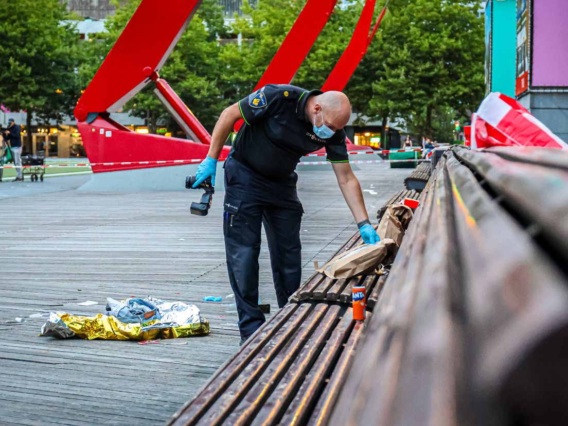 Politie doet onderzoek na schietpartij.