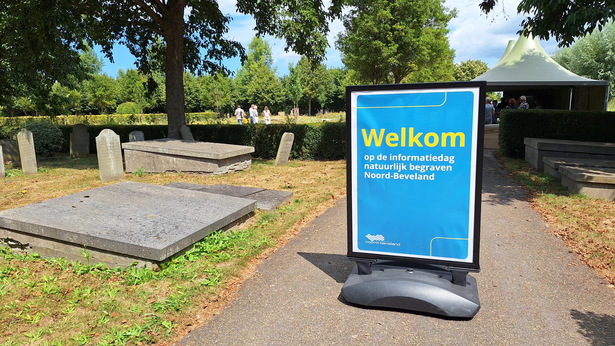 Geen bloemen of knuffels en zelfs geen grafsteen: eerste natuurbegraafplaats van Zeeland geopend