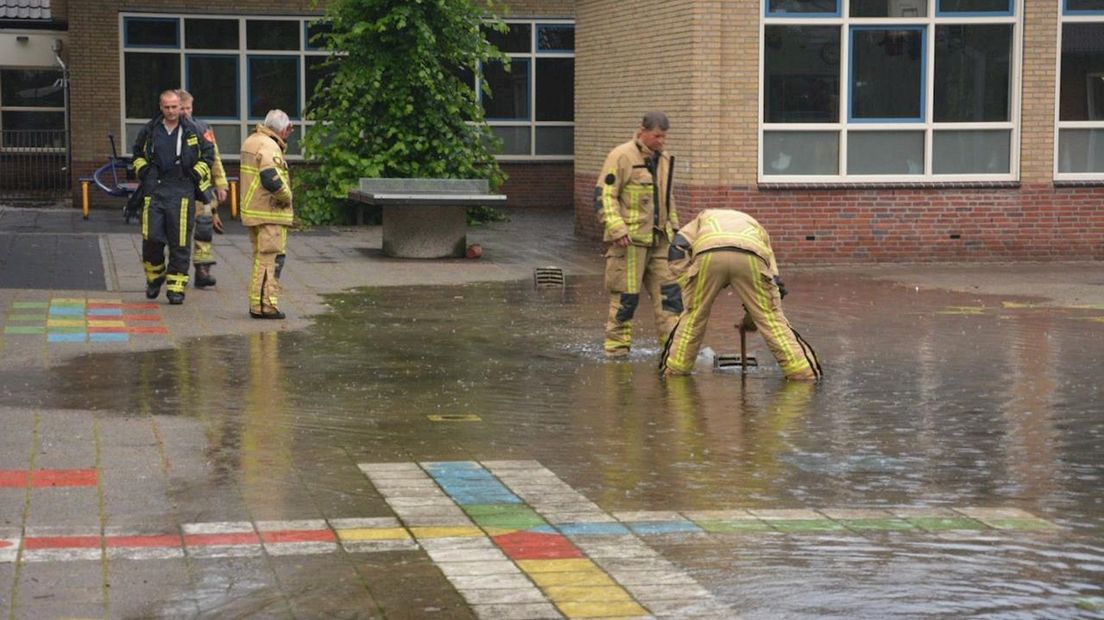 In Vriezenveen liep een schoolplein vol water