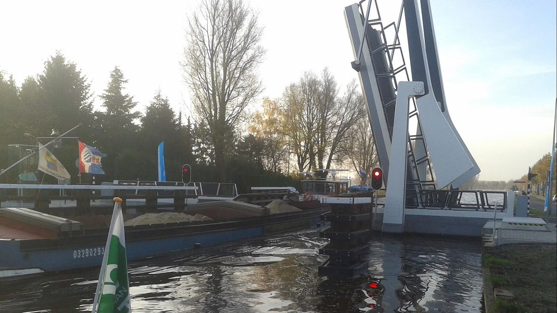 Nieuwe brug in Beerzerveld officieel geopend
