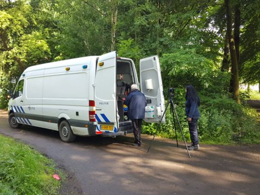 De politie doet onderzoek naar de schietpartij in het Beatrixpark