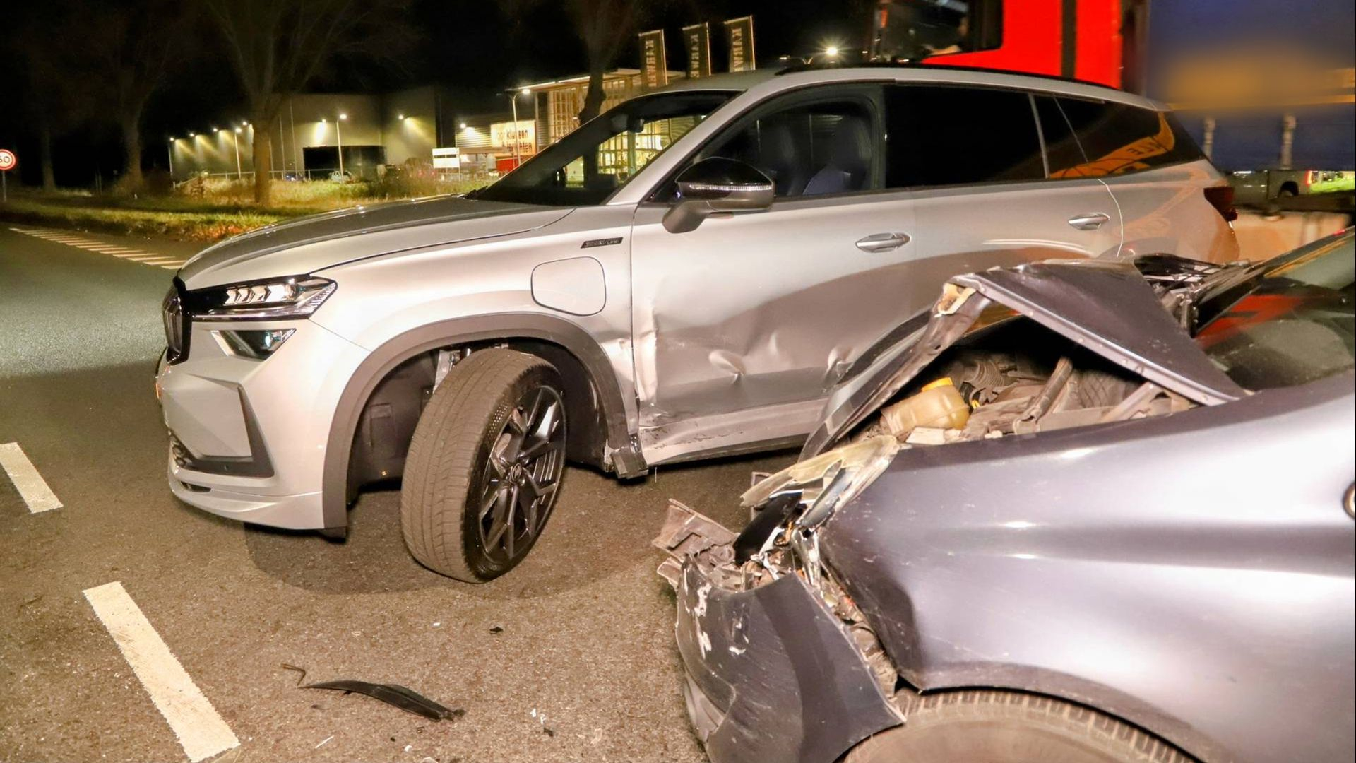 Gloednieuwe auto betrokken bij botsing