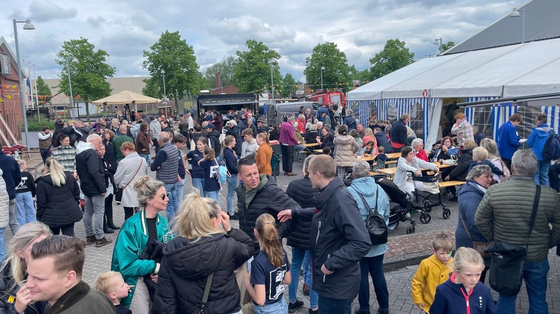 Groningen viert Bevrijdingsdag: Regen in Farmsum, Claude in Stadspark, carillonmuziek in Middelstum
