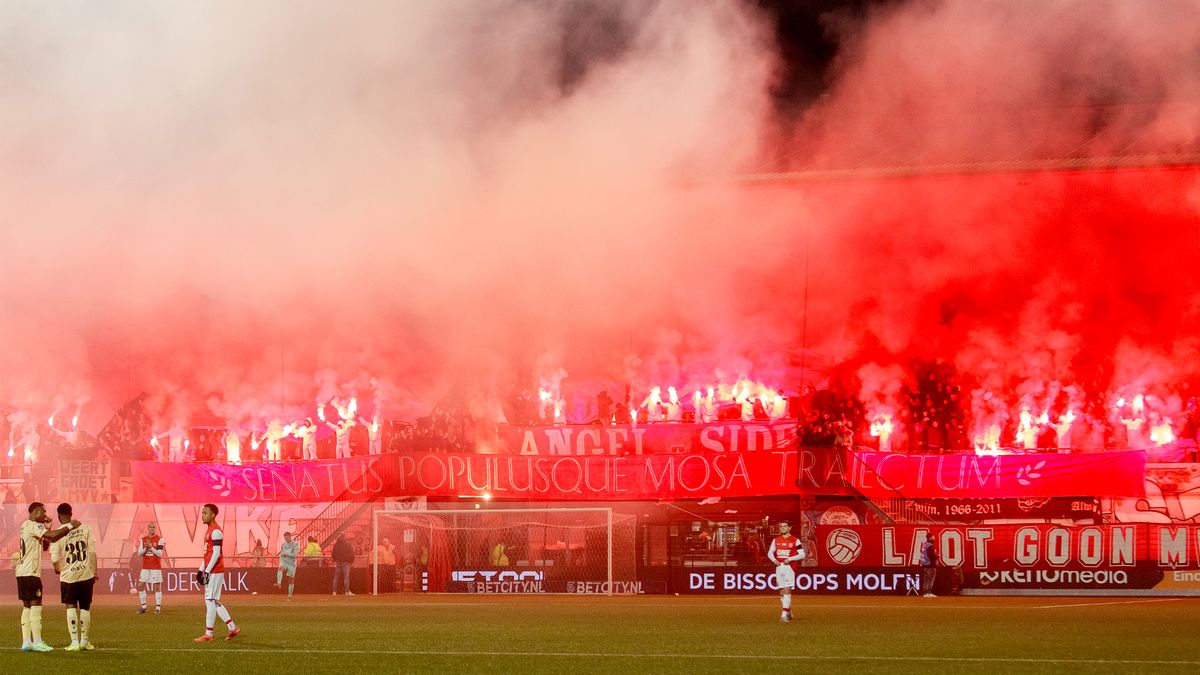Feestende fans, gekke gelijkspelreeks én het '7-2-duel': dit moet je weten over het voetbalweekend