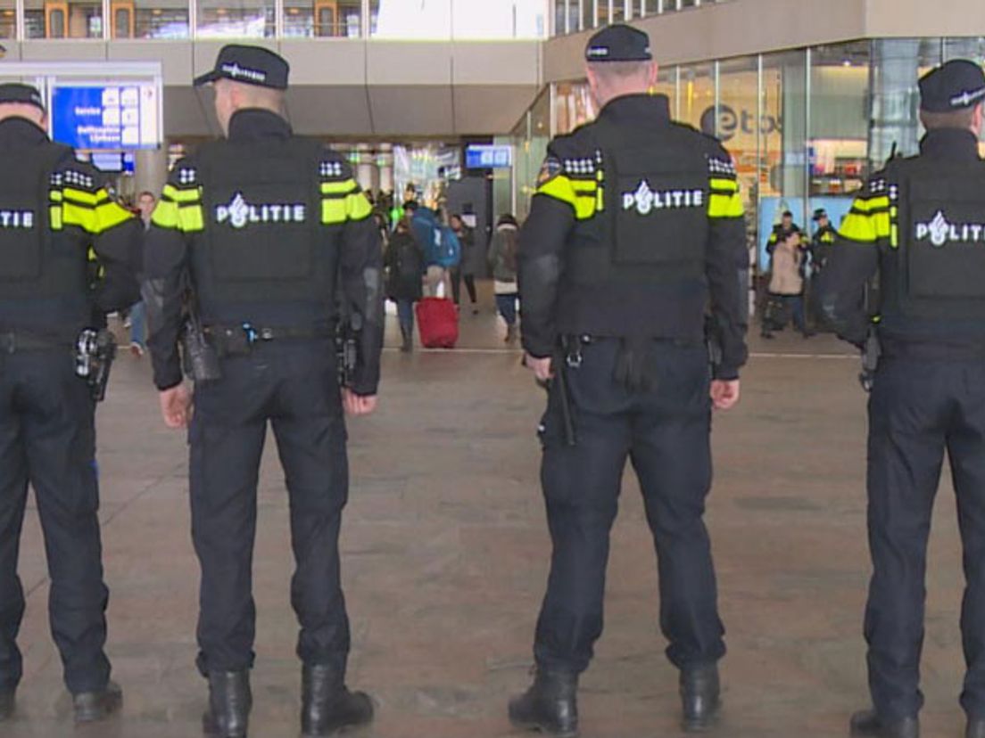 Extra veel politie op Rotterdam CS