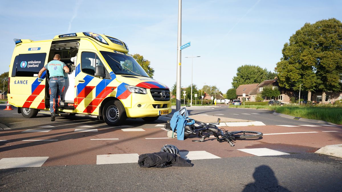 112 Nieuws: Twee auto's uitgebrand in Enschede