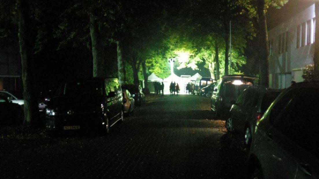 De politie is vrijdagavond de clubhuizen van Satudarah in Apeldoorn en Beverwijk binnengevallen. Er werd gezocht naar bewijsmateriaal in een strafrechtelijk onderzoek naar de motorclub, meldt het OM. De acties werden geleid door zes officieren van justitie.