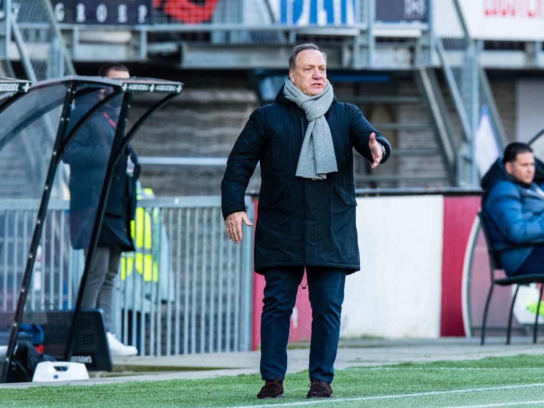 Trainer Dick Advocaat was terug op Het Kasteel als trainer van de tegenstander: Feyenoord.