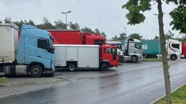 Hoofdredacteur Dagblad van het Noorden rijdt oude brandweerwagen naar Oekraïne om te helpen