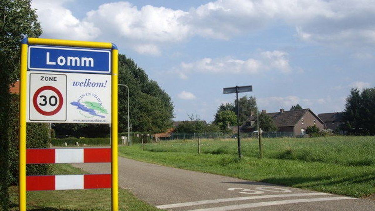 Dorp Lomm brengt The Beatles in dialect op het toneel