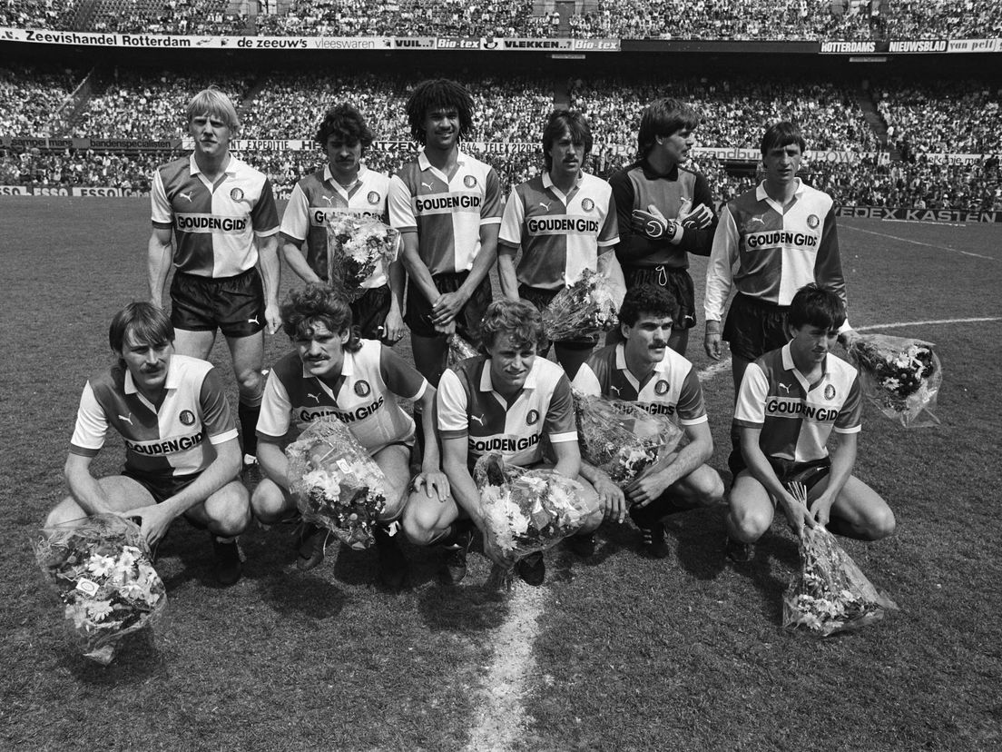 Feyenoord in het seizoen 1983/84, tijdens de afscheidswedstrijd van Johan Cruijff tegen PEC