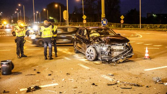 Man aangehouden voor rijden onder invloed na ongeluk Hoogland. Man aangehouden voor rijden onder invloed na ongeluk Hoogland.