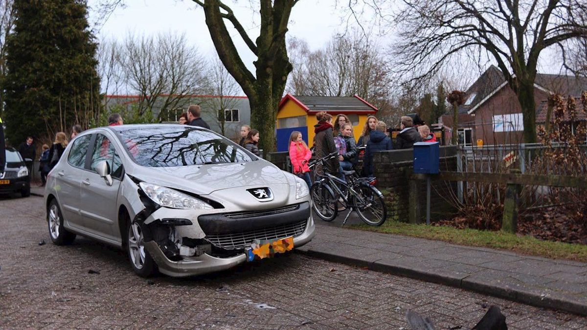 Vrouw in Bruchterveld ramt vier auto's maar niemand raakt gewond
