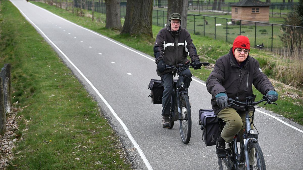 Provincie trekt de knip voor snelle fietsroute tussen Emmen en Klazienaveen