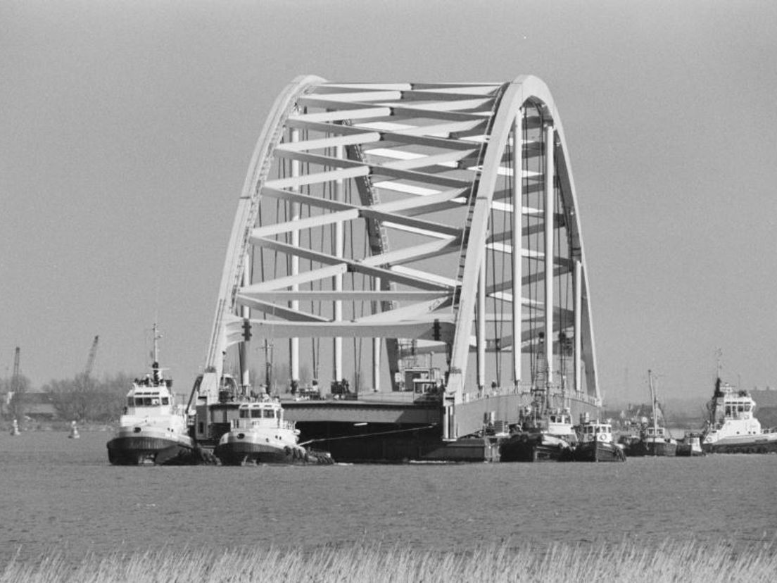 Van Brienenoordbrug onderweg van Zwijndrecht naar Rotterdam.