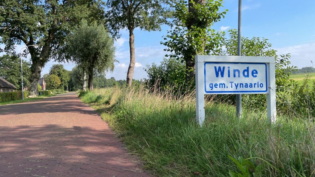 Een plaatsnaambord van Winde