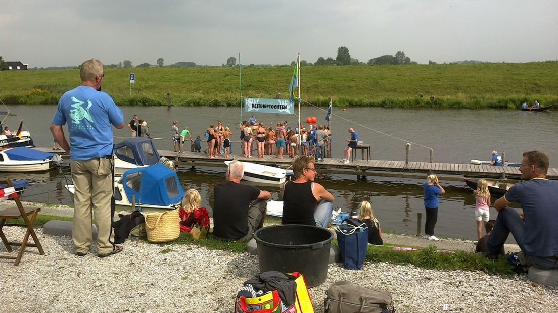 Toeschouwers bij de Reitdieptochten