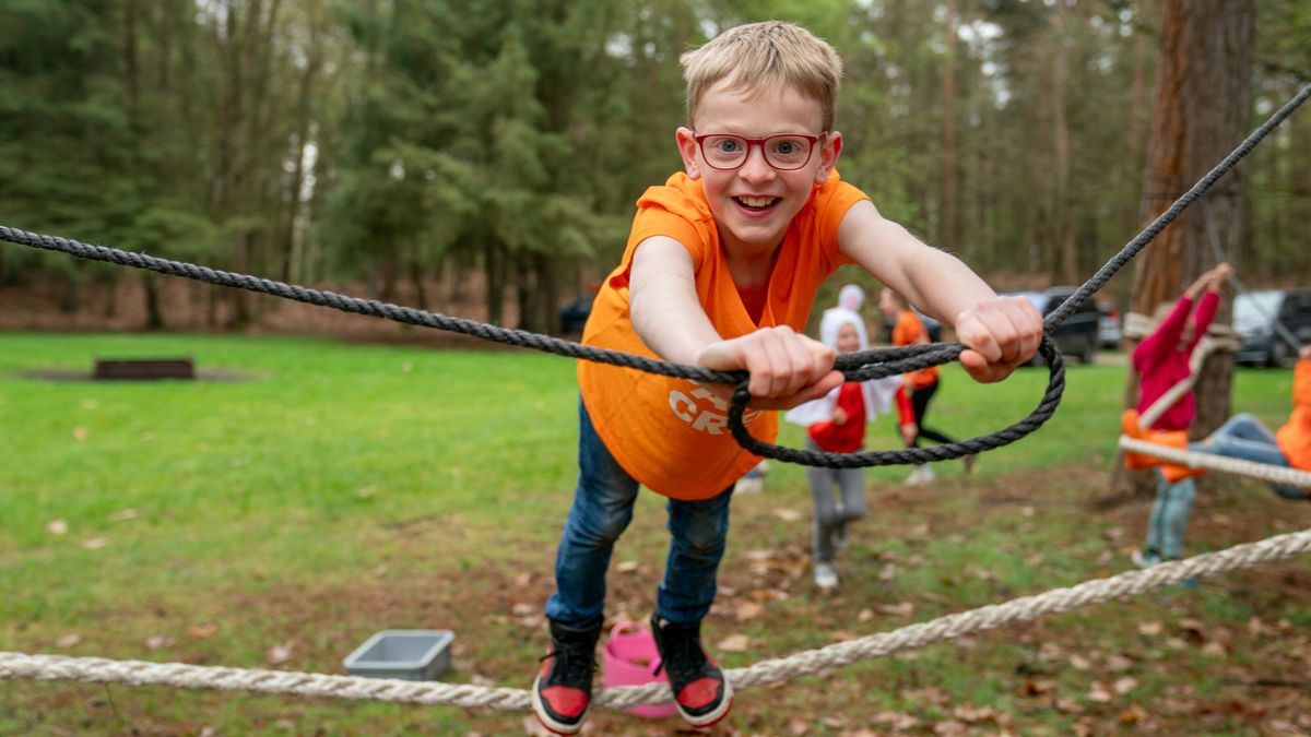 Schoolpleinen kleuren oranje: dansen, sporten en spelletjes tijdens Koningsspelen