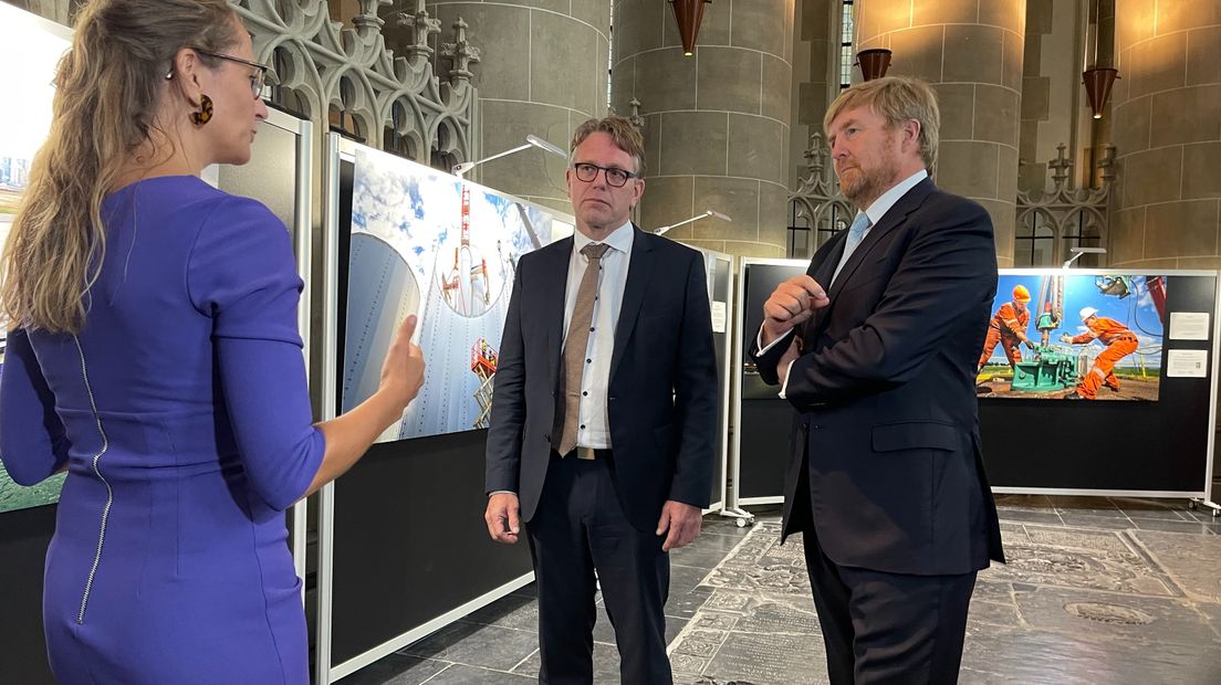 De koning bij het symposium over waterstof in de Martinikerk